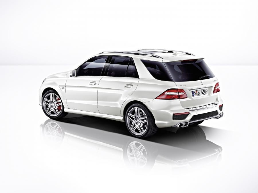  Mercedes-Benz ML63 AMG 2011 года  (фото 65 из 81)
